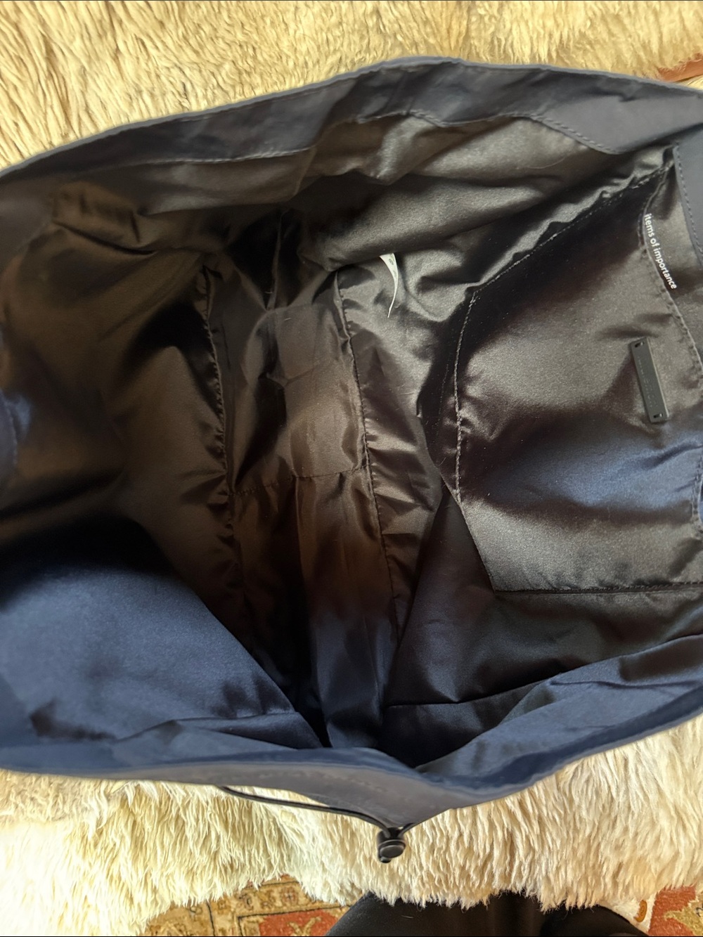 Lululemon Black Side Cinch Shopping Bag - Picture 4 of 5